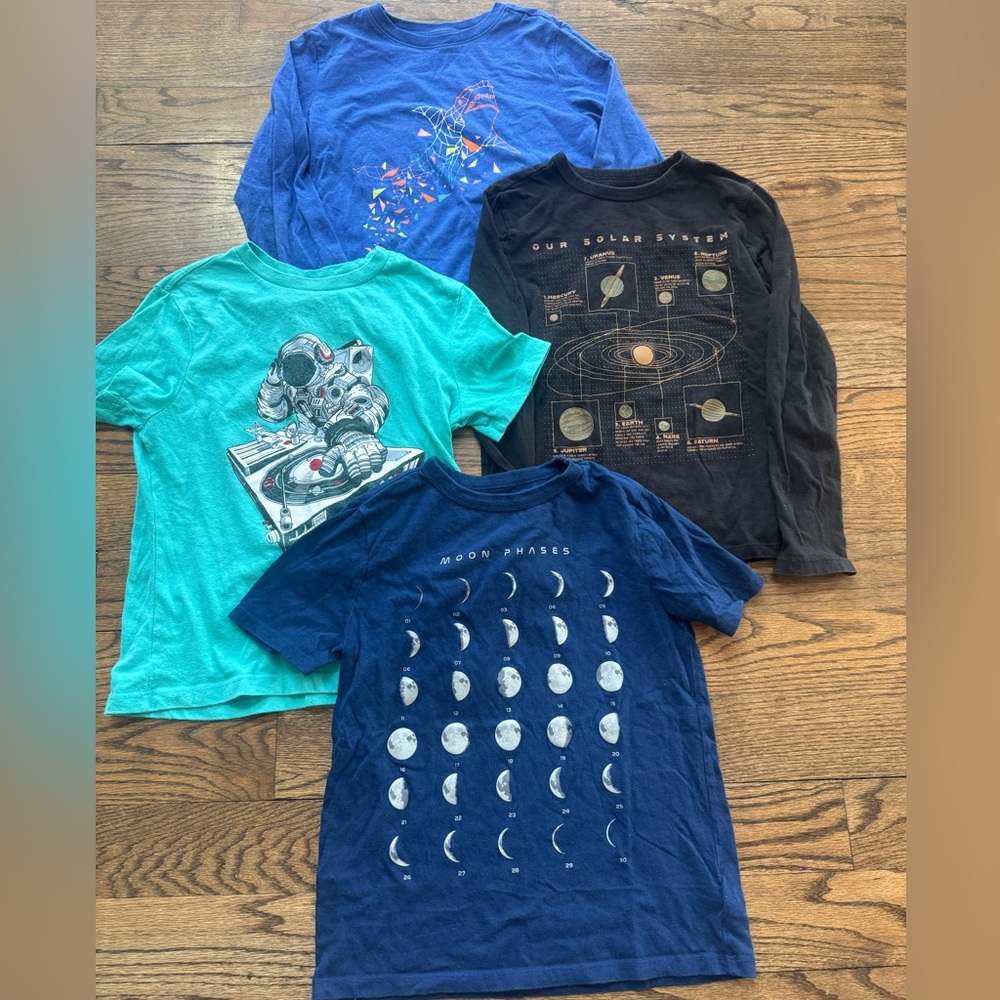 Youth Medium Space Graphic Tee Bundle | Gap | Moon Phases Solar System Artemis 2
